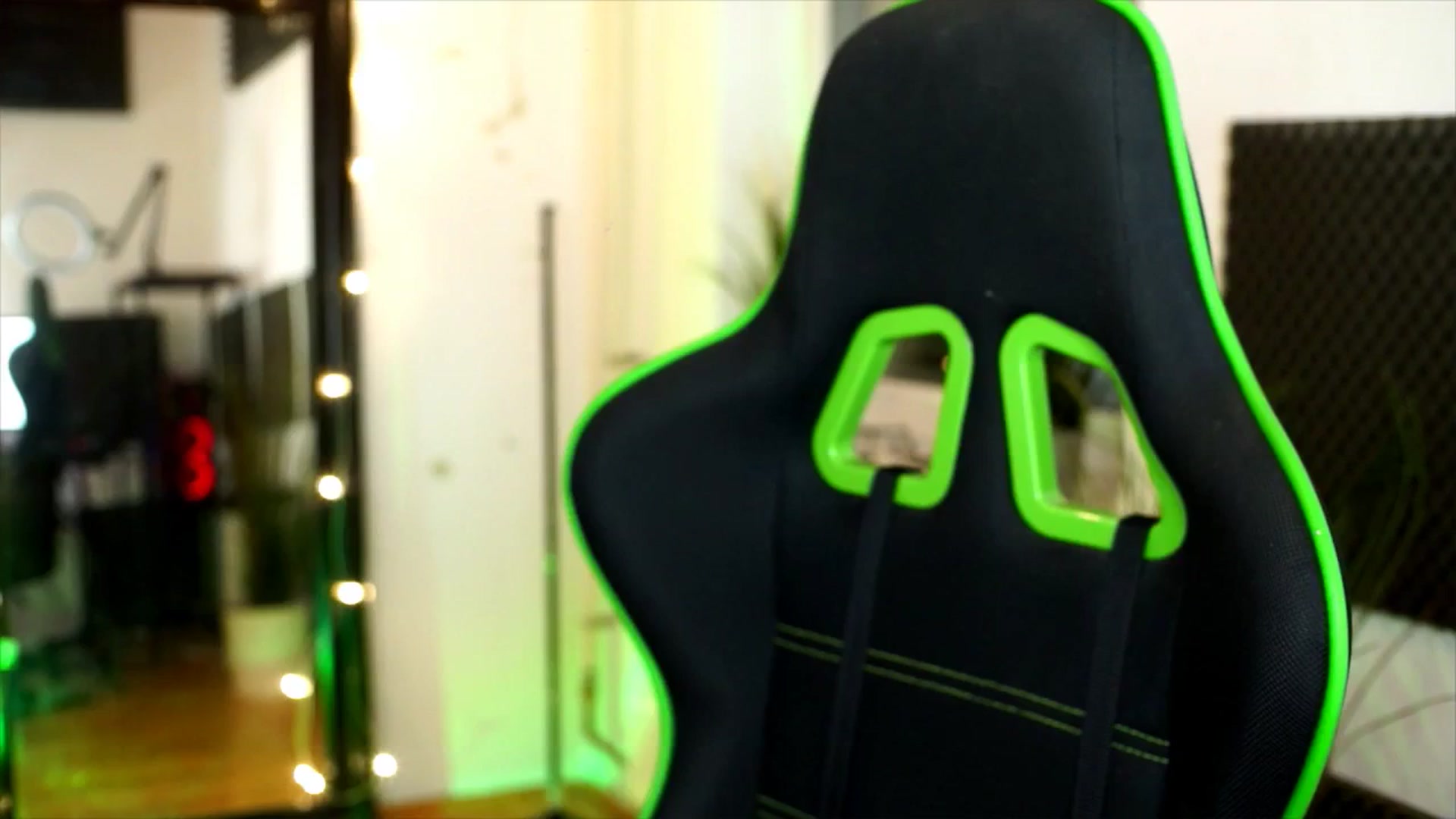 Gallery image thumbnail from Kira9's myfreecams stream on, 11/17/2025, 20:28 image 17 of 20