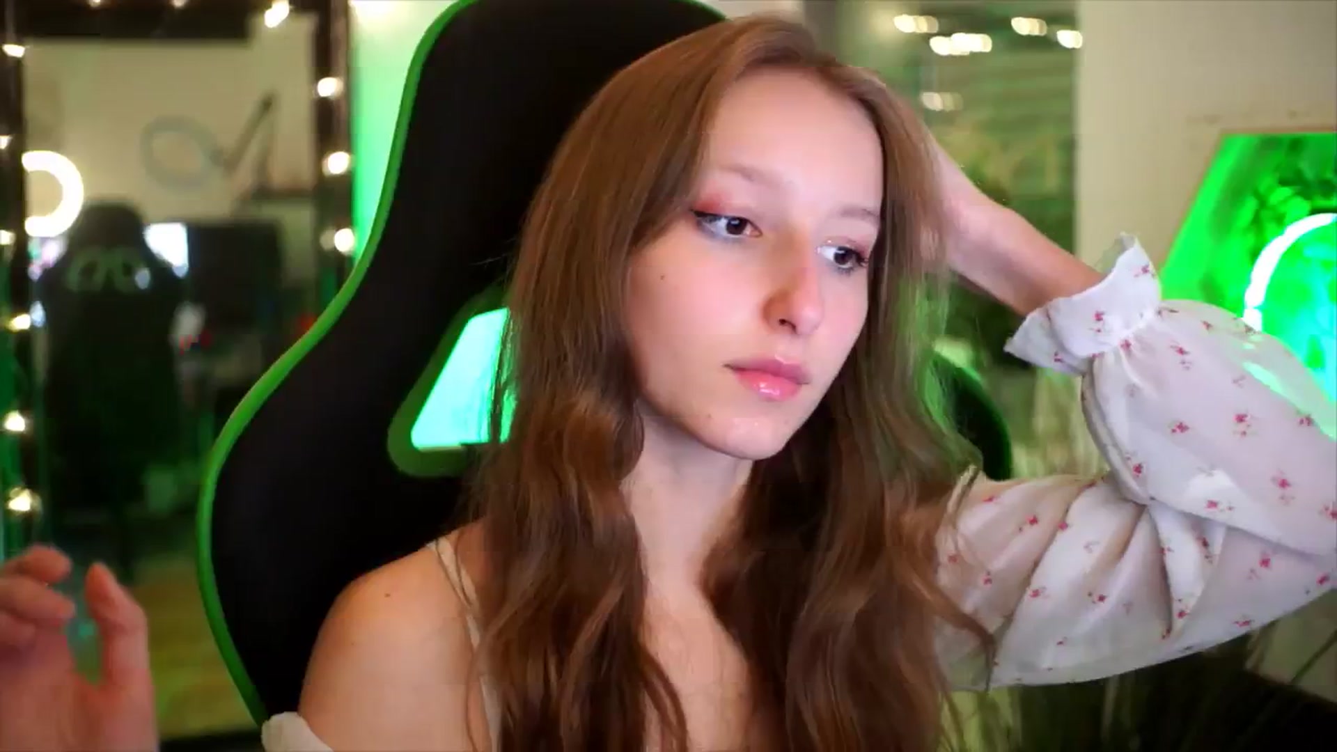 Gallery image thumbnail from Kira9's myfreecams stream on, 11/22/2025, 20:47 image 2 of 20