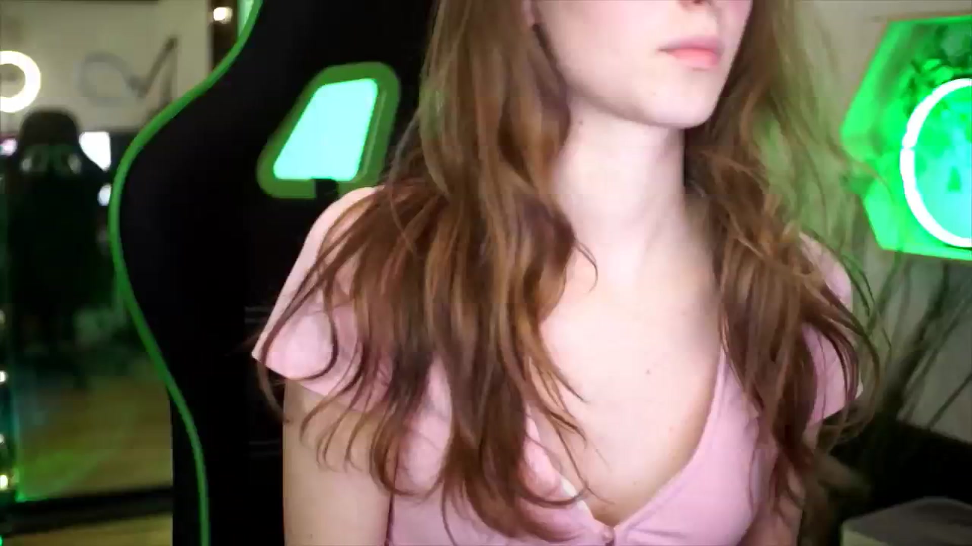 Gallery image thumbnail from Kira9's myfreecams stream on, 11/23/2025, 19:01 image 4 of 20