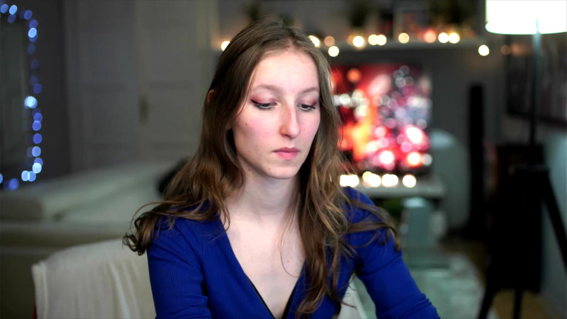 Gallery image thumbnail from Kira9's myfreecams stream on, 11/27/2025, 19:29 image 14 of 20