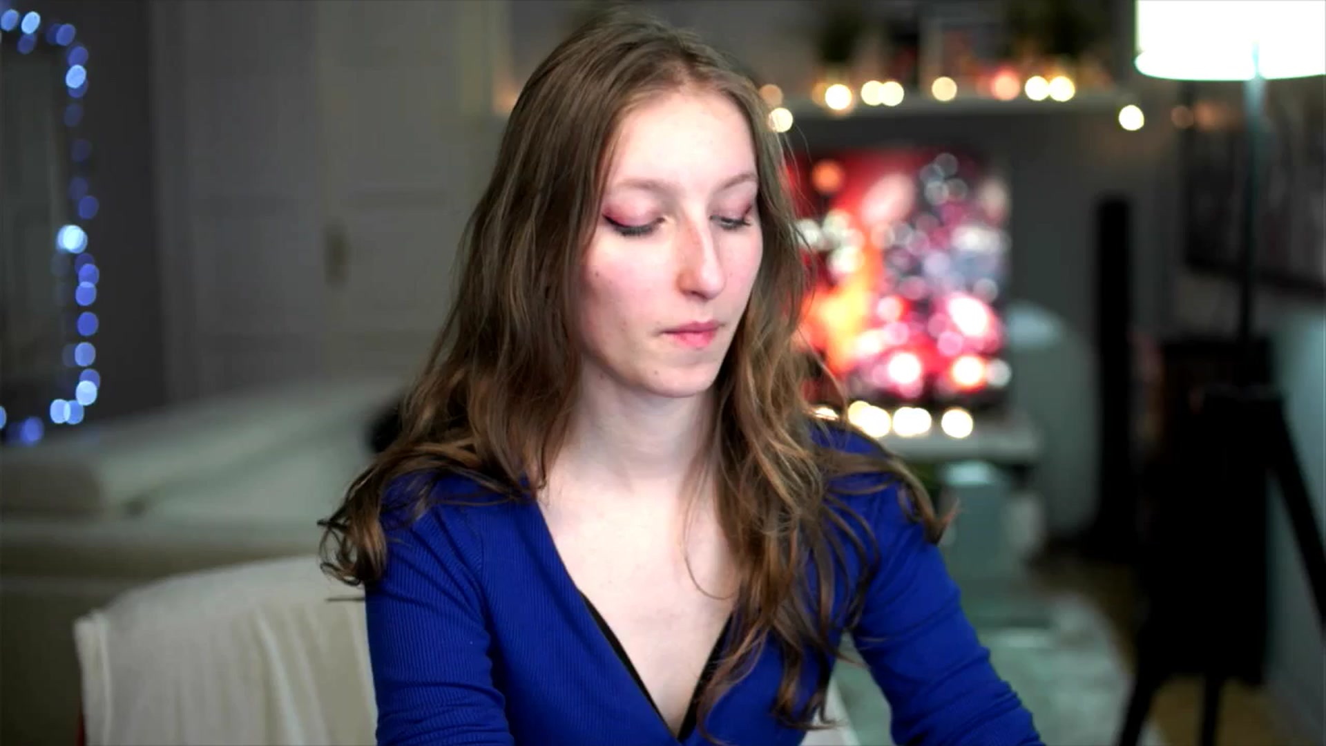 Gallery image thumbnail from Kira9's myfreecams stream on, 11/27/2025, 19:29 image 12 of 20