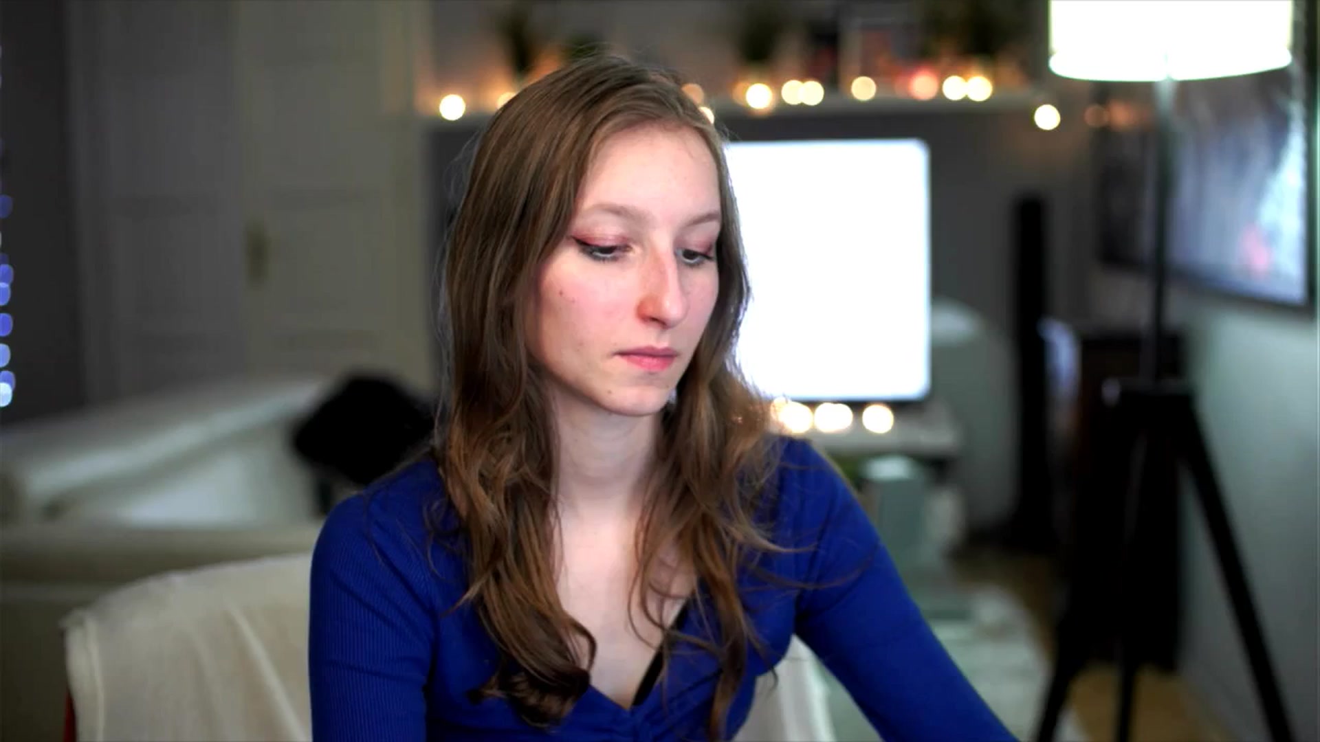 Gallery image thumbnail from Kira9's myfreecams stream on, 11/27/2025, 22:05 image 16 of 20