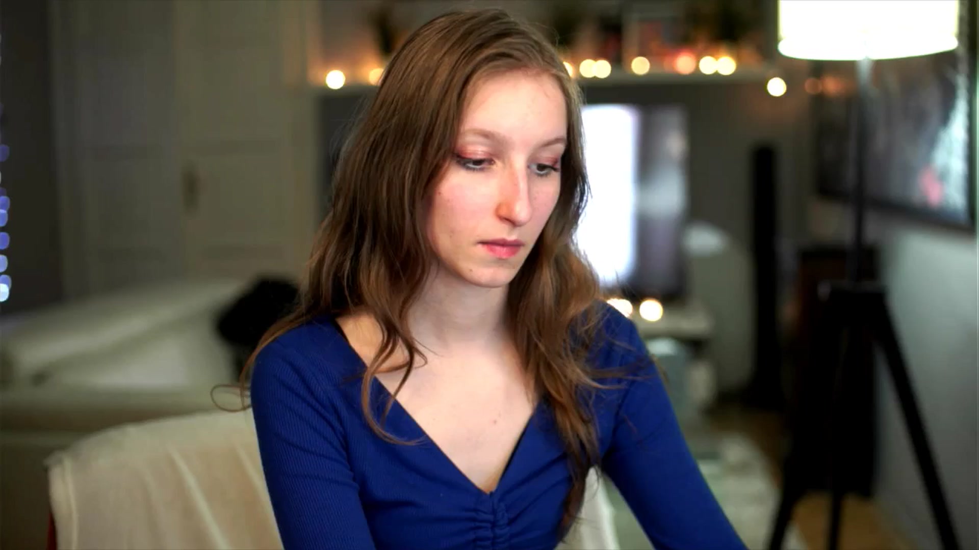 Gallery image thumbnail from Kira9's myfreecams stream on, 11/27/2025, 22:05 image 15 of 20