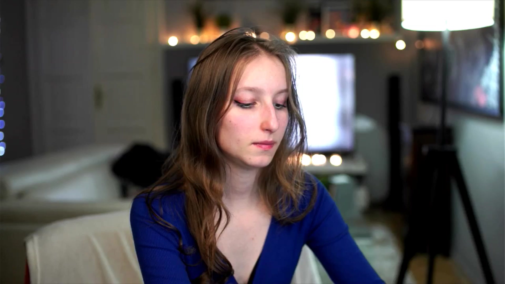 Gallery image thumbnail from Kira9's myfreecams stream on, 11/27/2025, 22:05 image 11 of 20