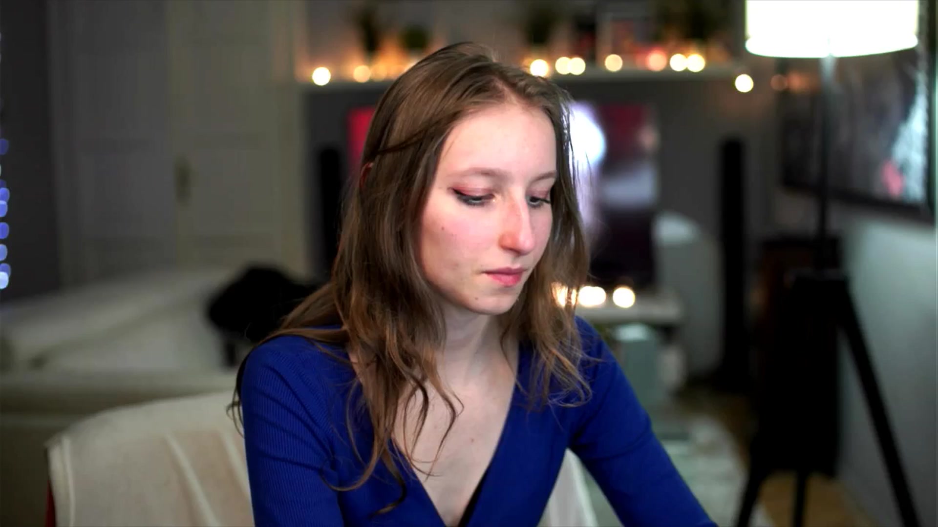 Gallery image thumbnail from Kira9's myfreecams stream on, 11/27/2025, 22:05 image 10 of 20