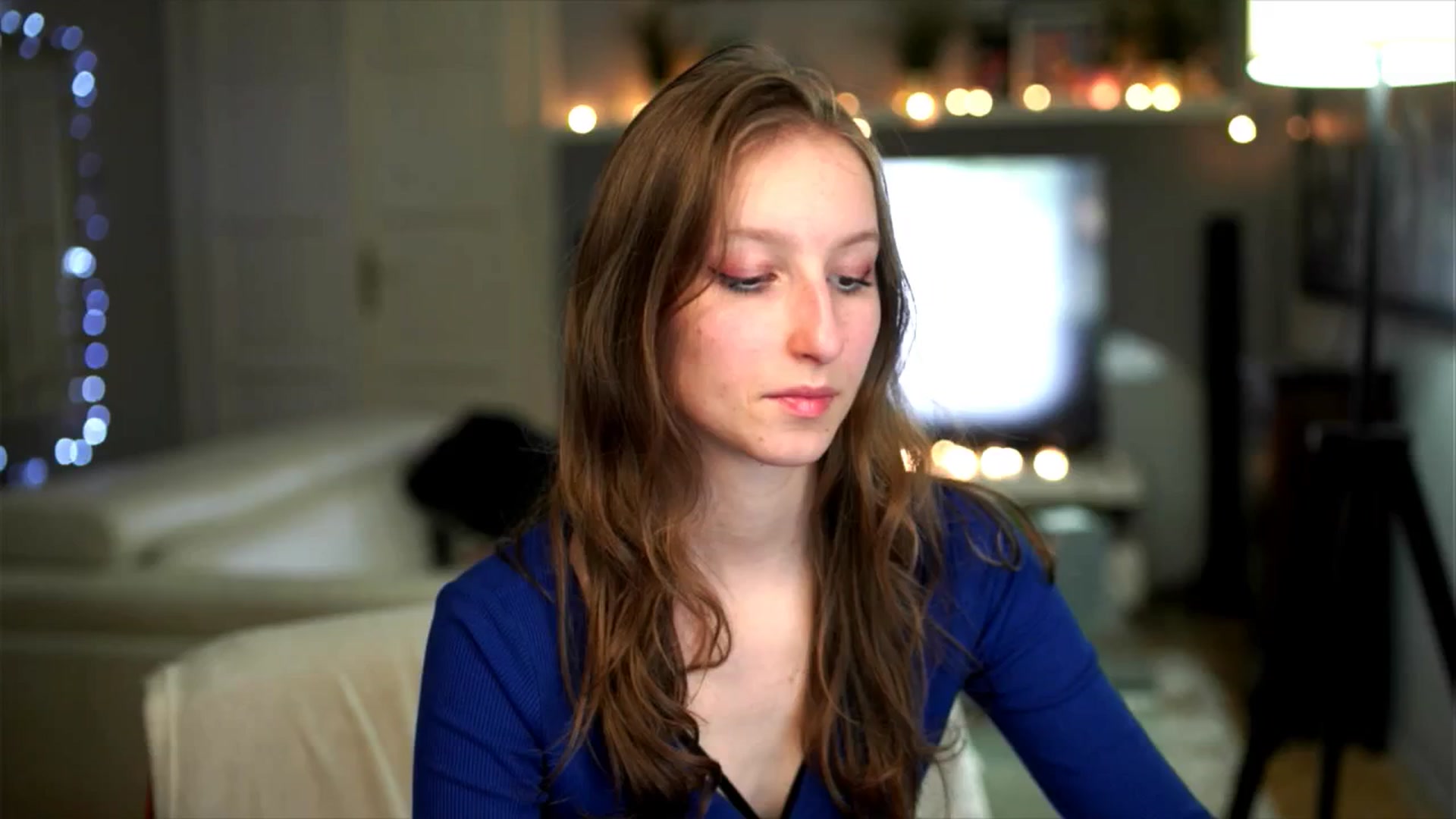 Gallery image thumbnail from Kira9's myfreecams stream on, 11/27/2025, 22:05 image 3 of 20
