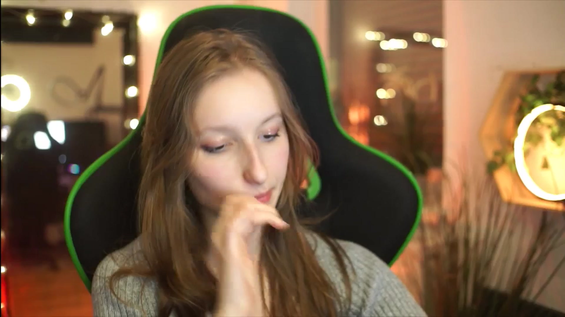 Gallery image thumbnail from Kira9's myfreecams stream on, 11/30/2025, 03:21 image 18 of 20