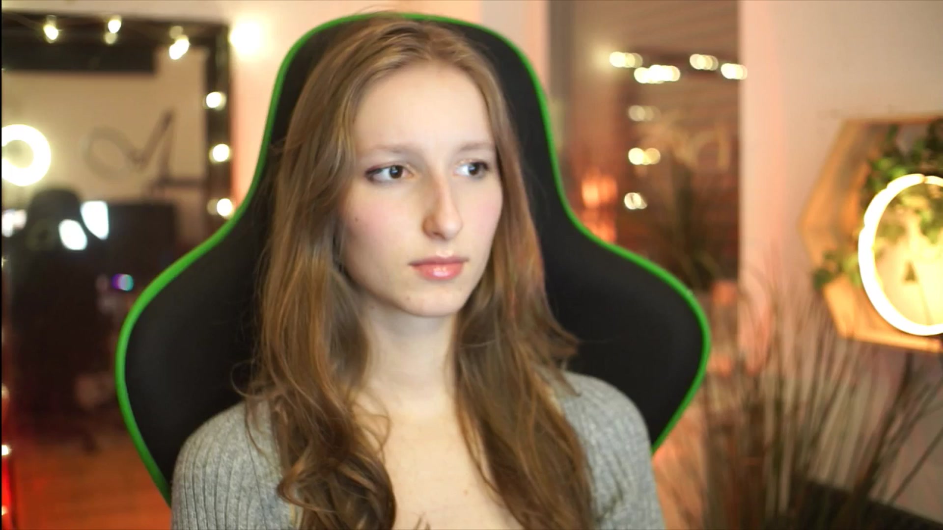 Gallery image thumbnail from Kira9's myfreecams stream on, 11/30/2025, 03:21 image 15 of 20