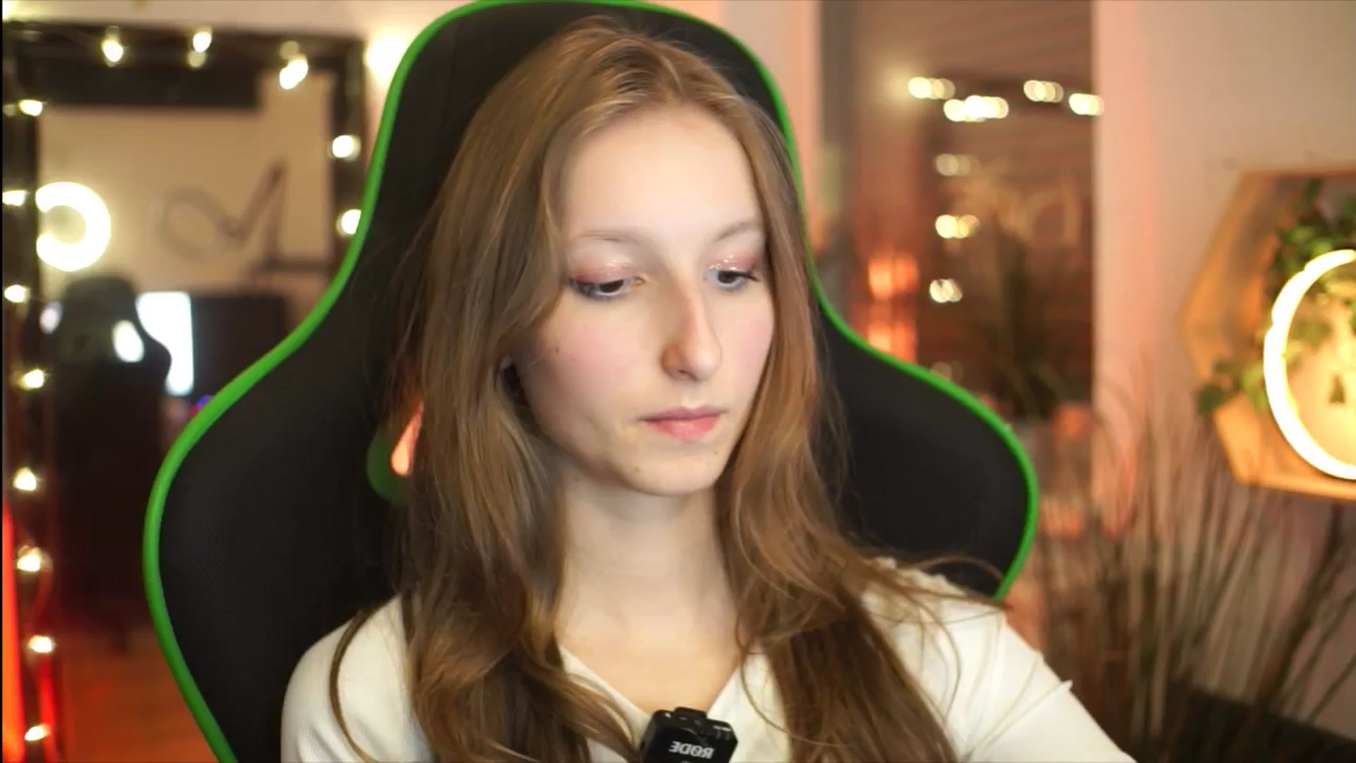 Gallery image thumbnail from Kira9's myfreecams stream on, 11/30/2025, 03:21 image 3 of 20