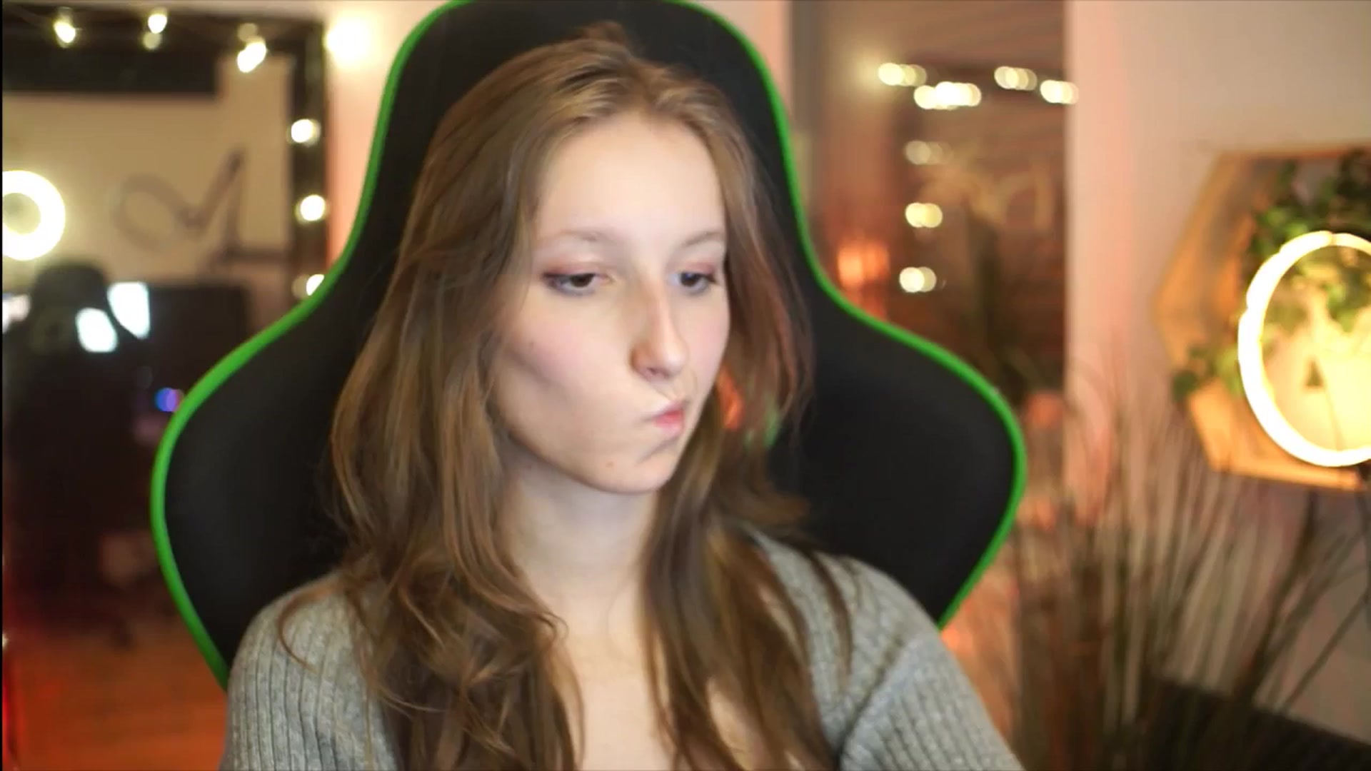 Gallery image thumbnail from Kira9's myfreecams stream on, 11/30/2025, 03:21 image 19 of 20