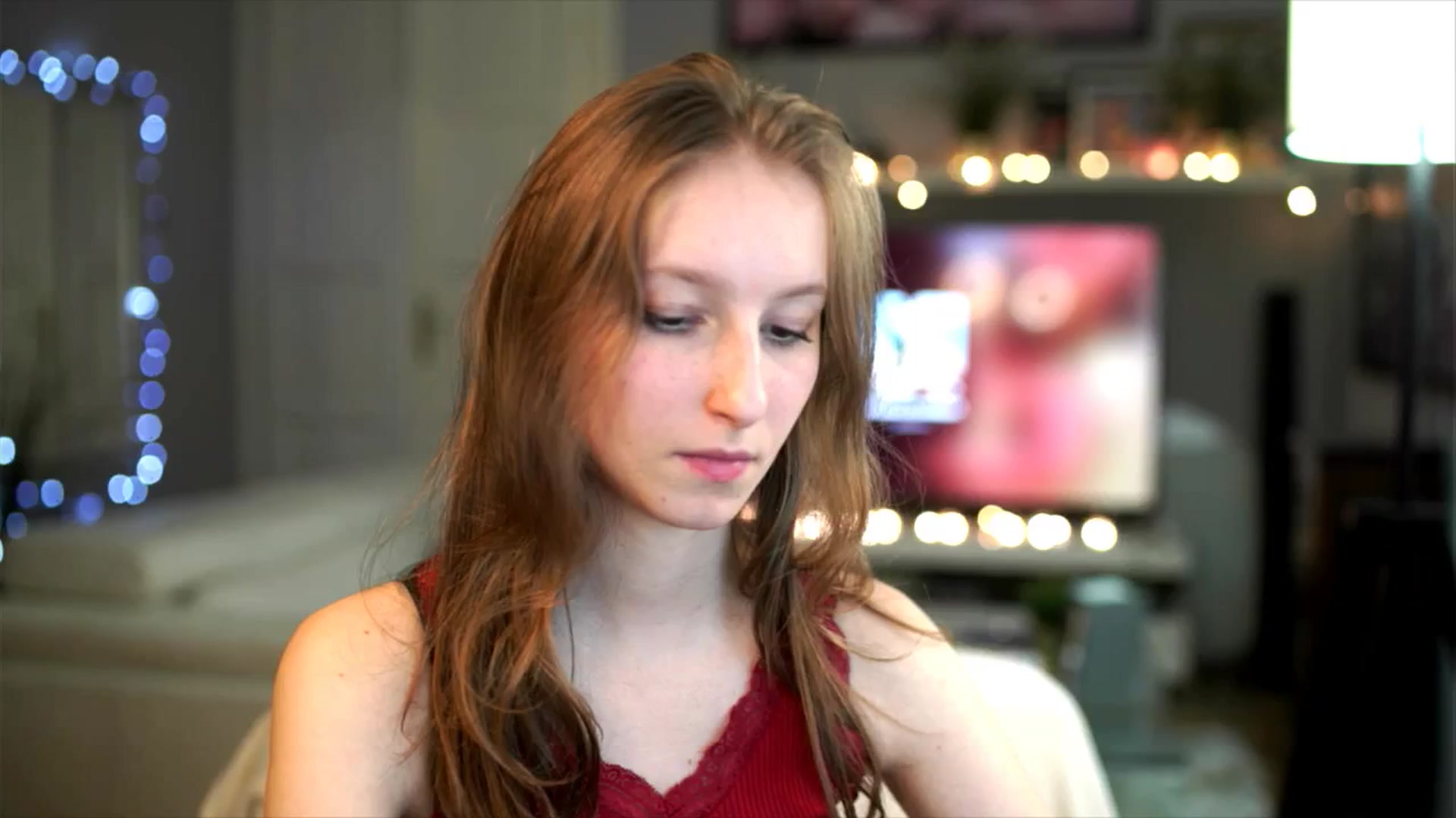 Gallery image thumbnail from Kira9's myfreecams stream on, 11/30/2025, 19:44 image 17 of 20