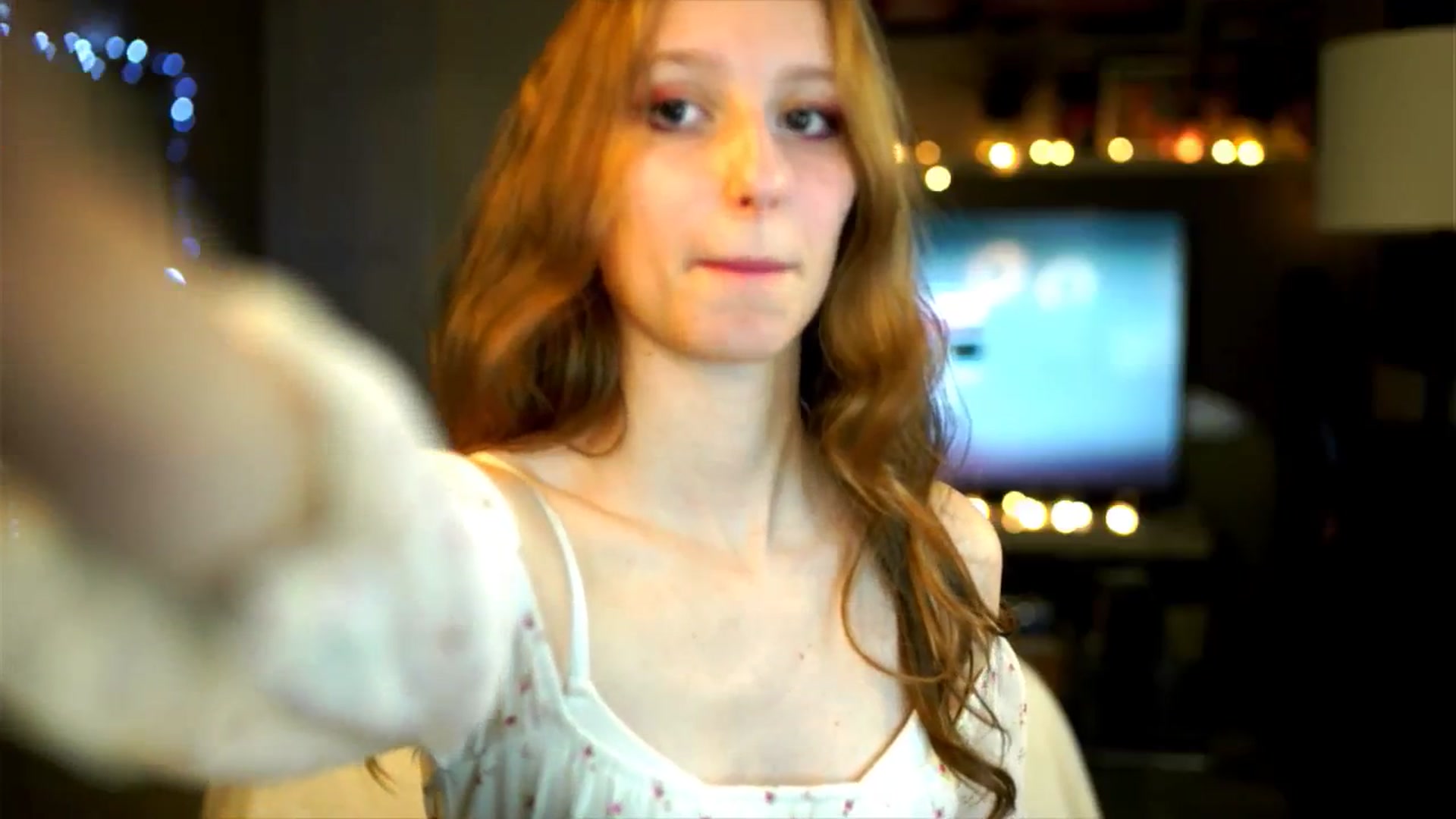 Gallery image thumbnail from Kira9's myfreecams stream on, 12/05/2025, 18:53 image 8 of 20