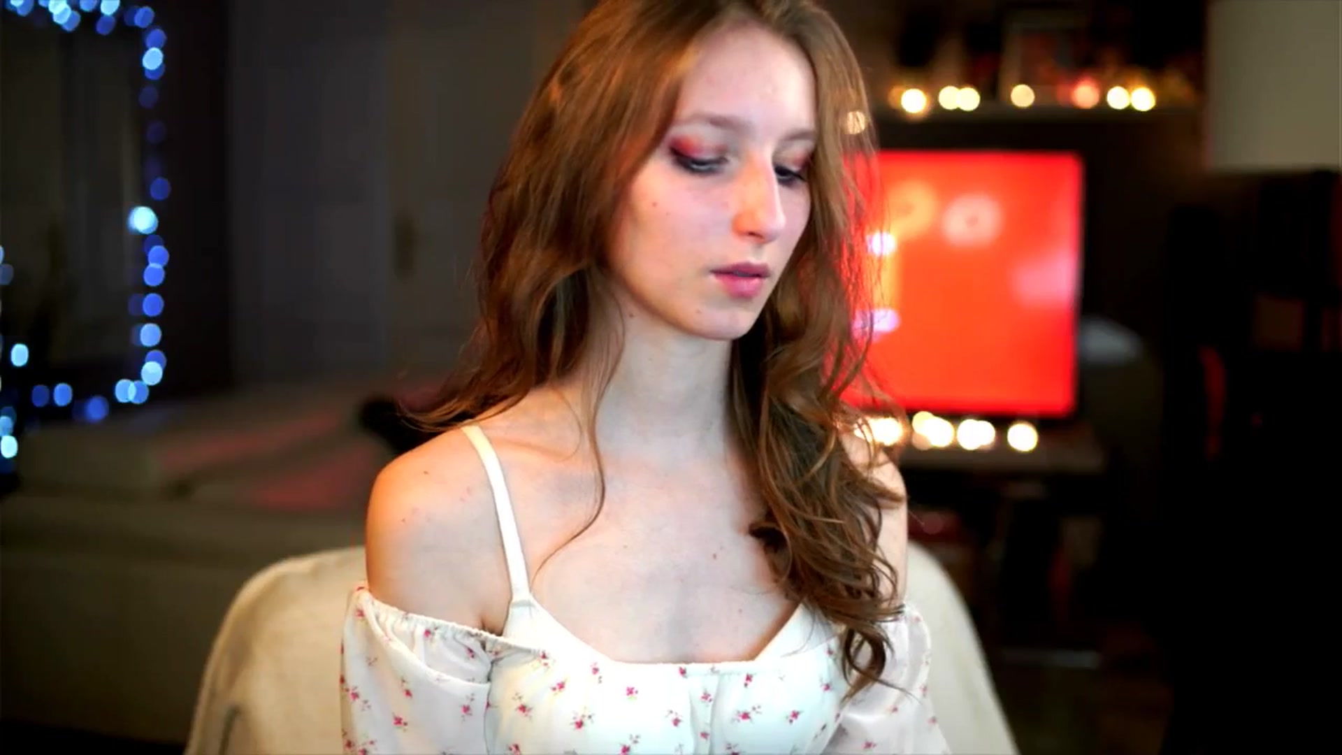 Gallery image thumbnail from Kira9's myfreecams stream on, 12/05/2025, 18:53 image 19 of 20
