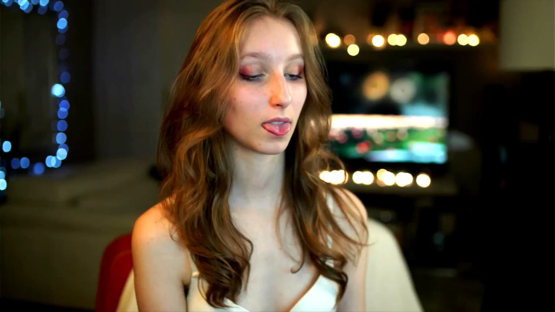 Gallery image thumbnail from Kira9's myfreecams stream on, 12/05/2025, 20:30 image 16 of 20