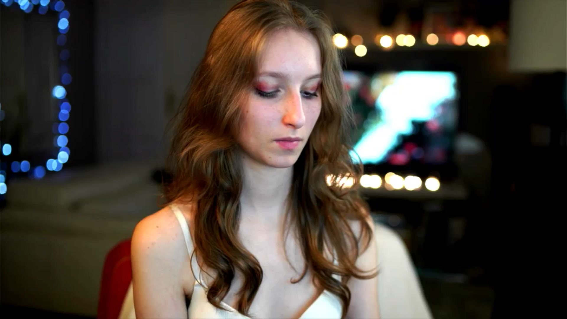 Gallery image thumbnail from Kira9's myfreecams stream on, 12/05/2025, 20:30 image 19 of 20