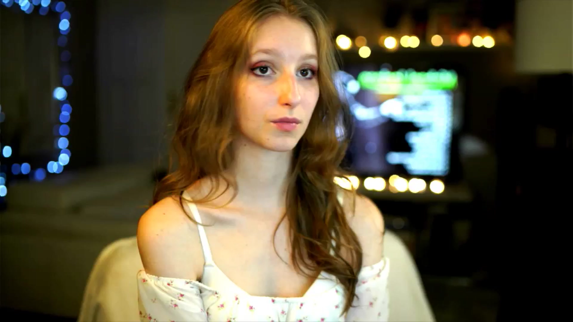 Gallery image thumbnail from Kira9's myfreecams stream on, 12/05/2025, 20:30 image 1 of 20