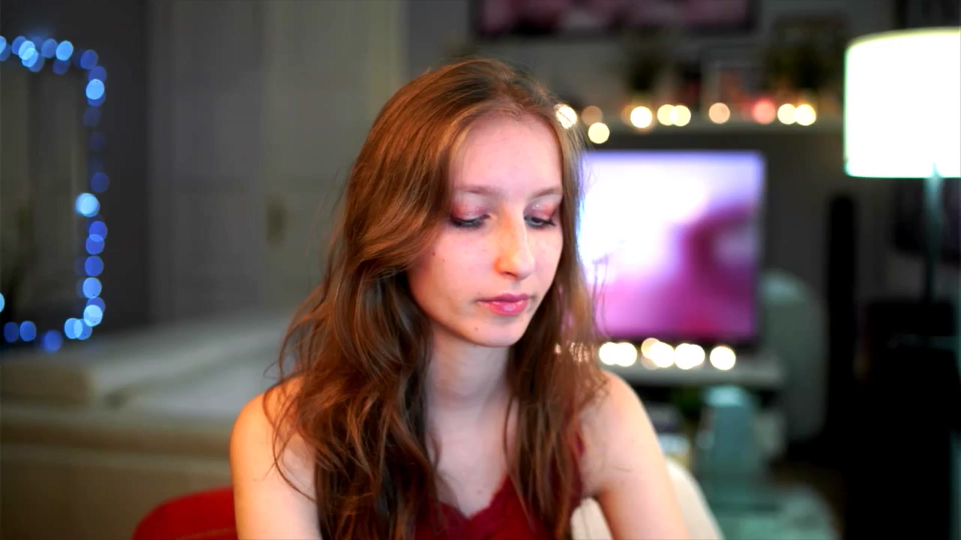 Gallery image thumbnail from Kira9's myfreecams stream on, 12/06/2025, 21:33 image 3 of 20