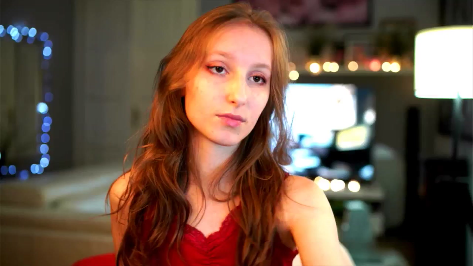 Gallery image thumbnail from Kira9's myfreecams stream on, 12/06/2025, 21:33 image 16 of 20