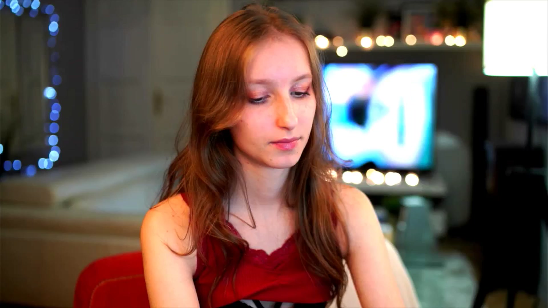 Gallery image thumbnail from Kira9's myfreecams stream on, 12/06/2025, 21:33 image 12 of 20
