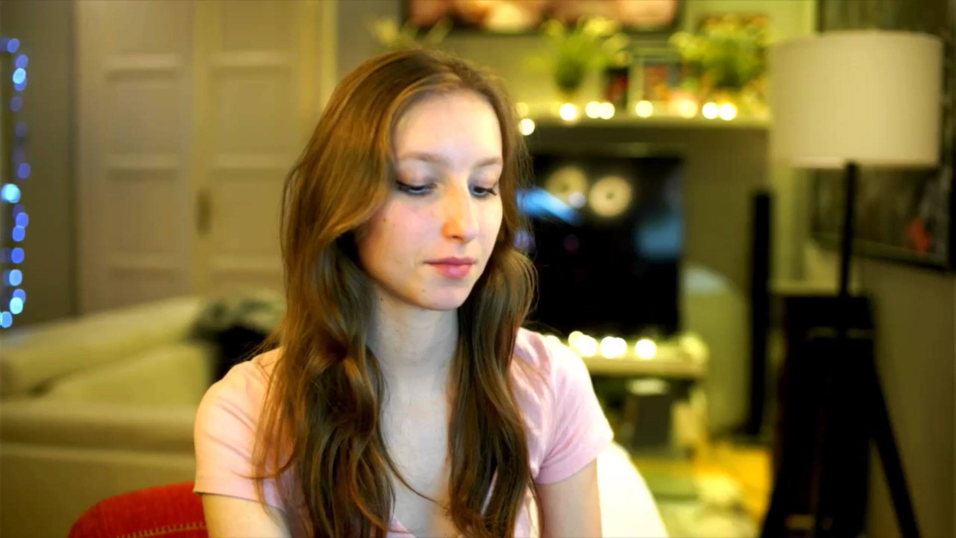 Gallery image thumbnail from Kira9's myfreecams stream on, 12/07/2025, 20:21 image 4 of 20