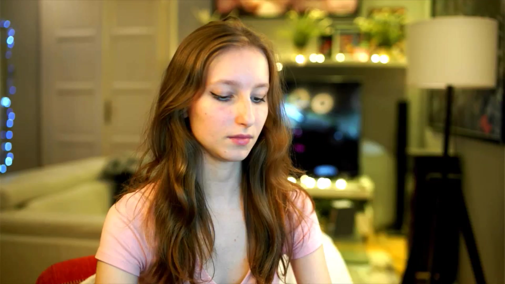 Gallery image thumbnail from Kira9's myfreecams stream on, 12/07/2025, 20:21 image 3 of 20