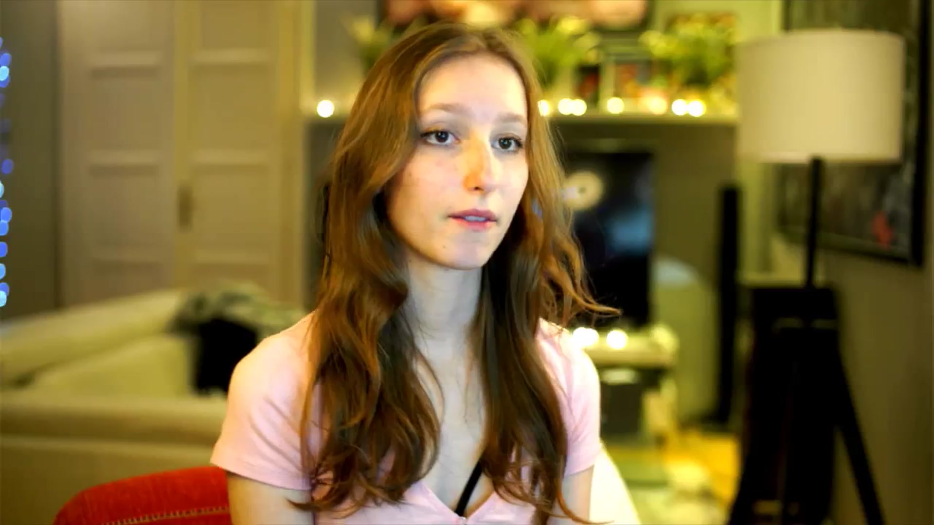 Gallery image thumbnail from Kira9's myfreecams stream on, 12/07/2025, 20:21 image 6 of 20