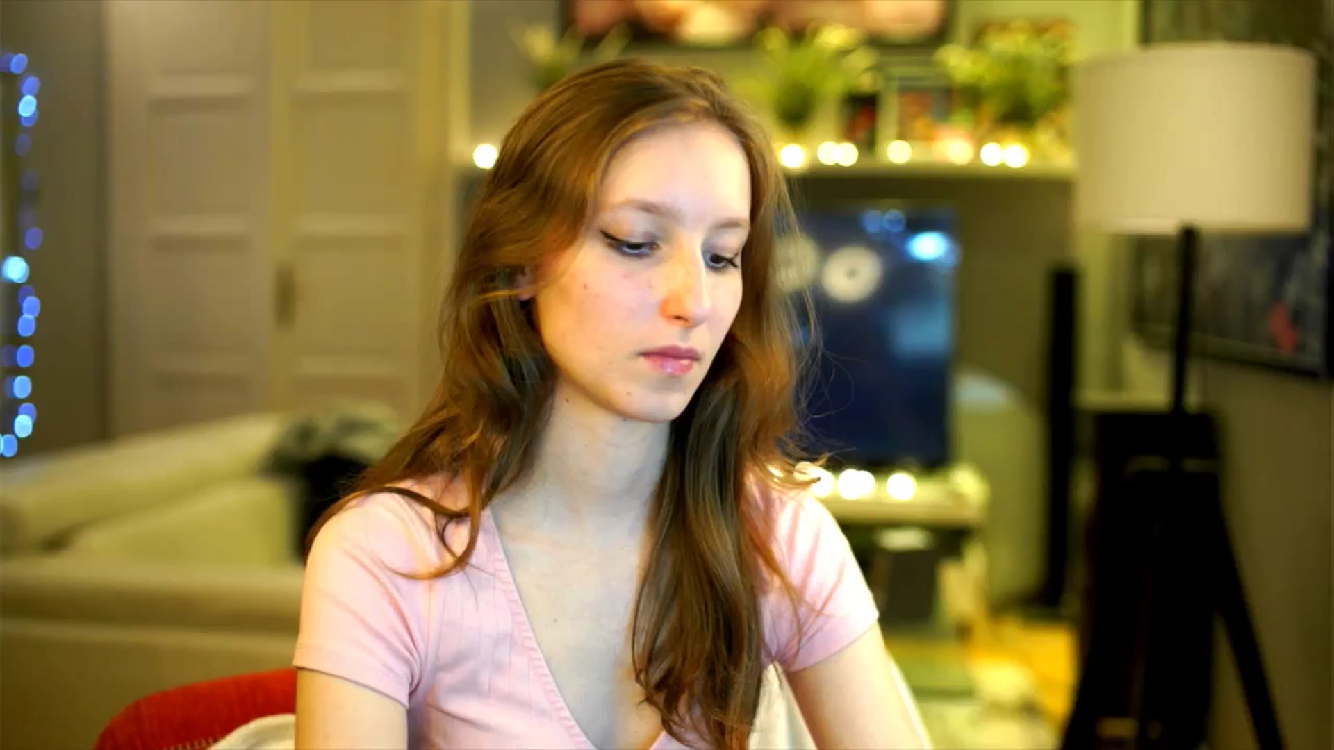 Gallery image thumbnail from Kira9's myfreecams stream on, 12/07/2025, 20:21 image 1 of 20