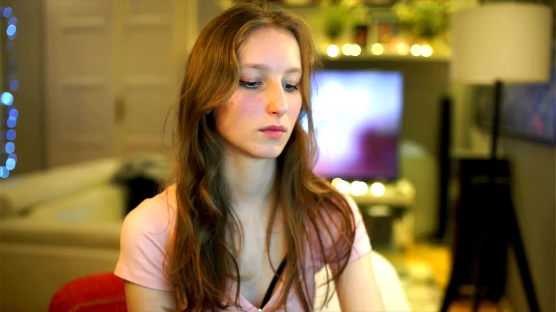 Gallery image thumbnail from Kira9's myfreecams stream on, 12/07/2025, 23:10 image 2 of 20