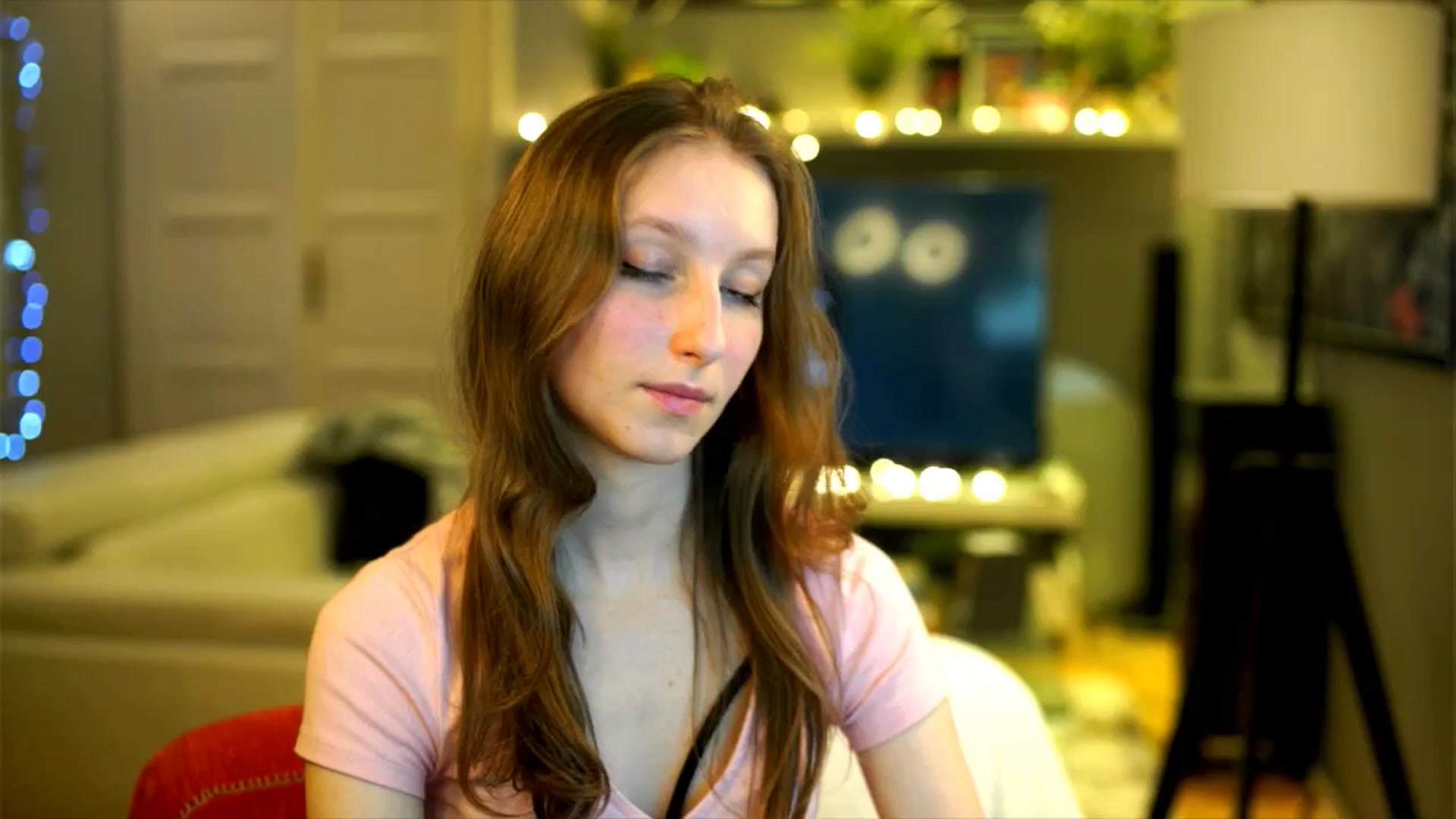 Gallery image thumbnail from Kira9's myfreecams stream on, 12/07/2025, 23:10 image 12 of 20