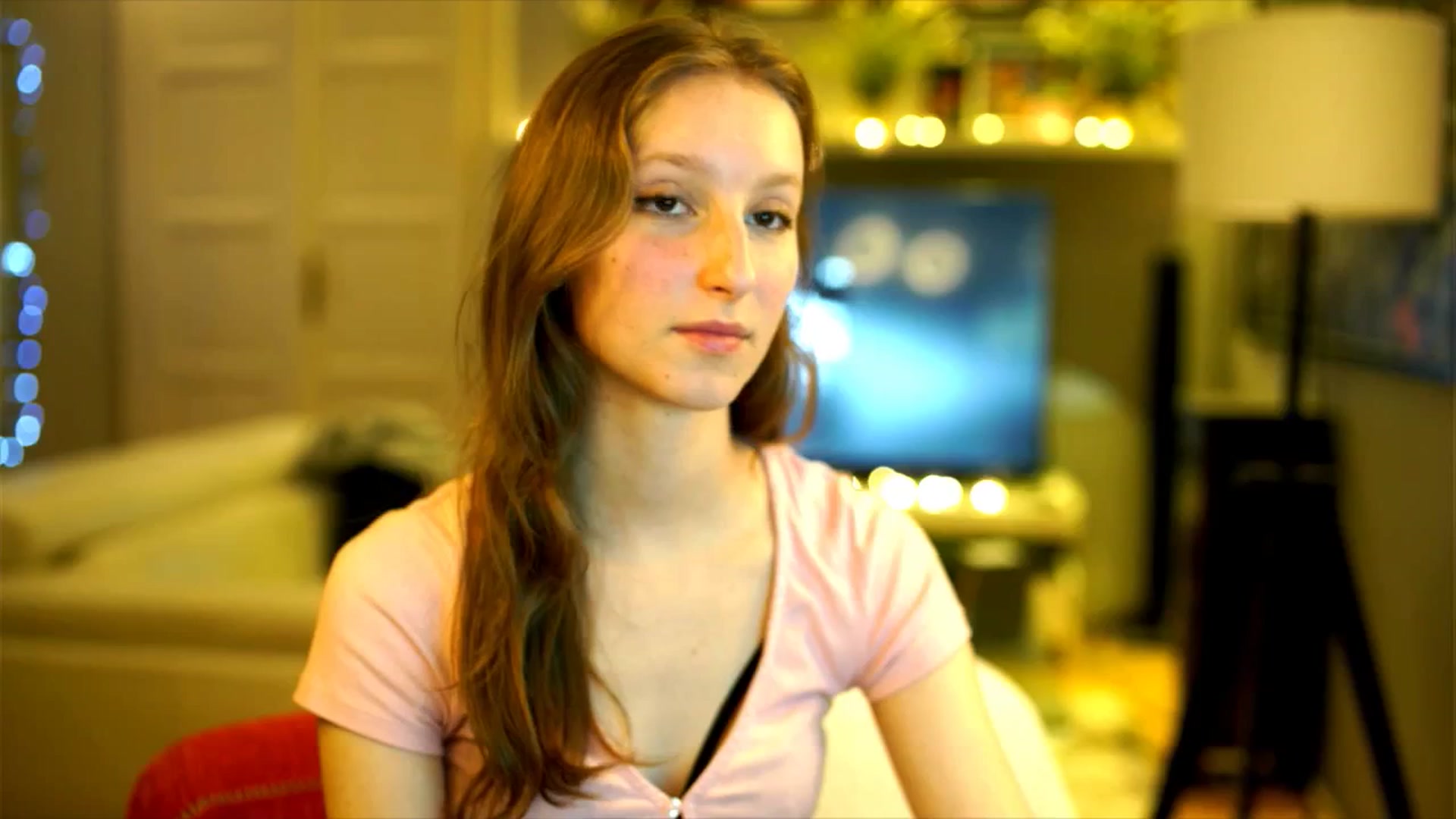 Gallery image thumbnail from Kira9's myfreecams stream on, 12/07/2025, 23:10 image 3 of 20