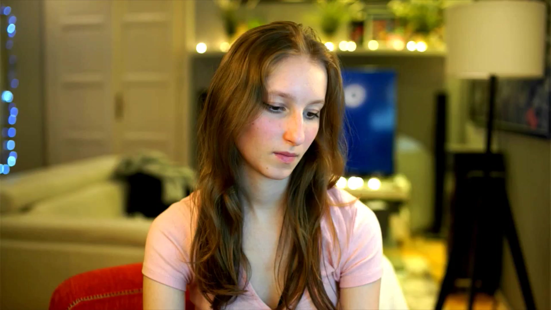 Gallery image thumbnail from Kira9's myfreecams stream on, 12/07/2025, 23:10 image 16 of 20