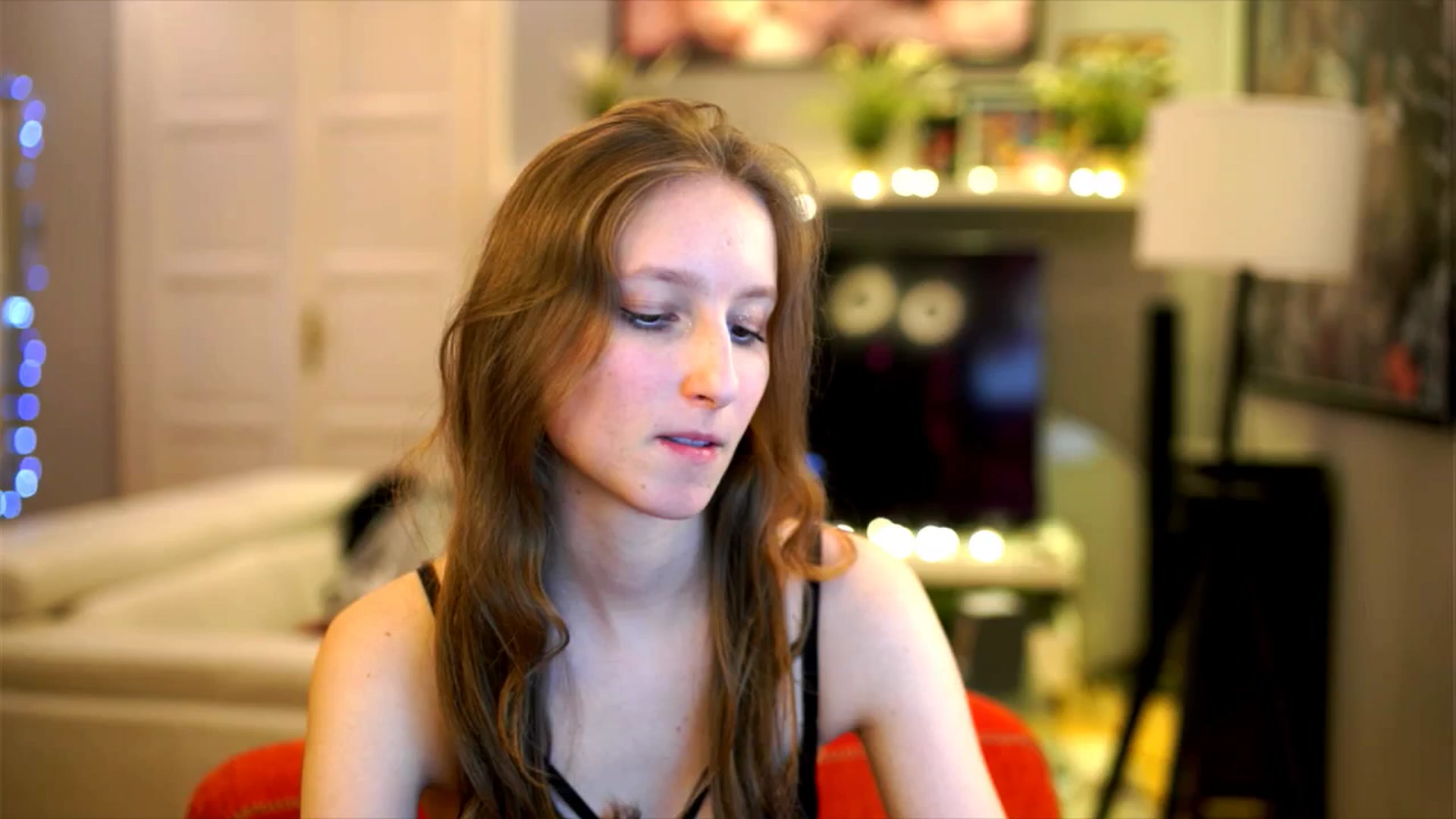 Gallery image thumbnail from Kira9's myfreecams stream on, 12/08/2025, 21:17 image 14 of 20