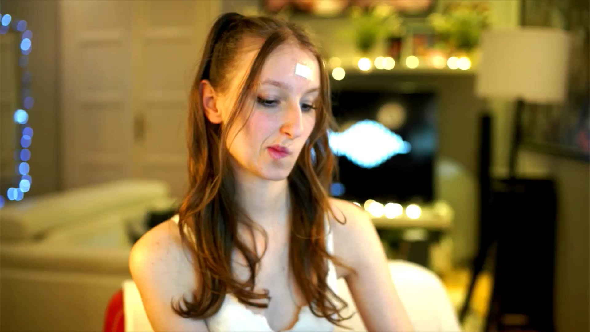 Gallery image thumbnail from Kira9's myfreecams stream on, 12/12/2025, 20:33 image 19 of 20