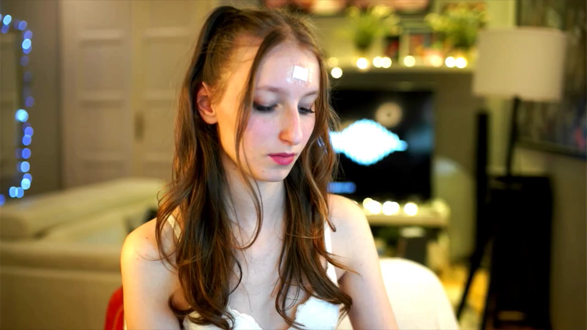 Gallery image thumbnail from Kira9's myfreecams stream on, 12/12/2025, 20:33 image 13 of 20