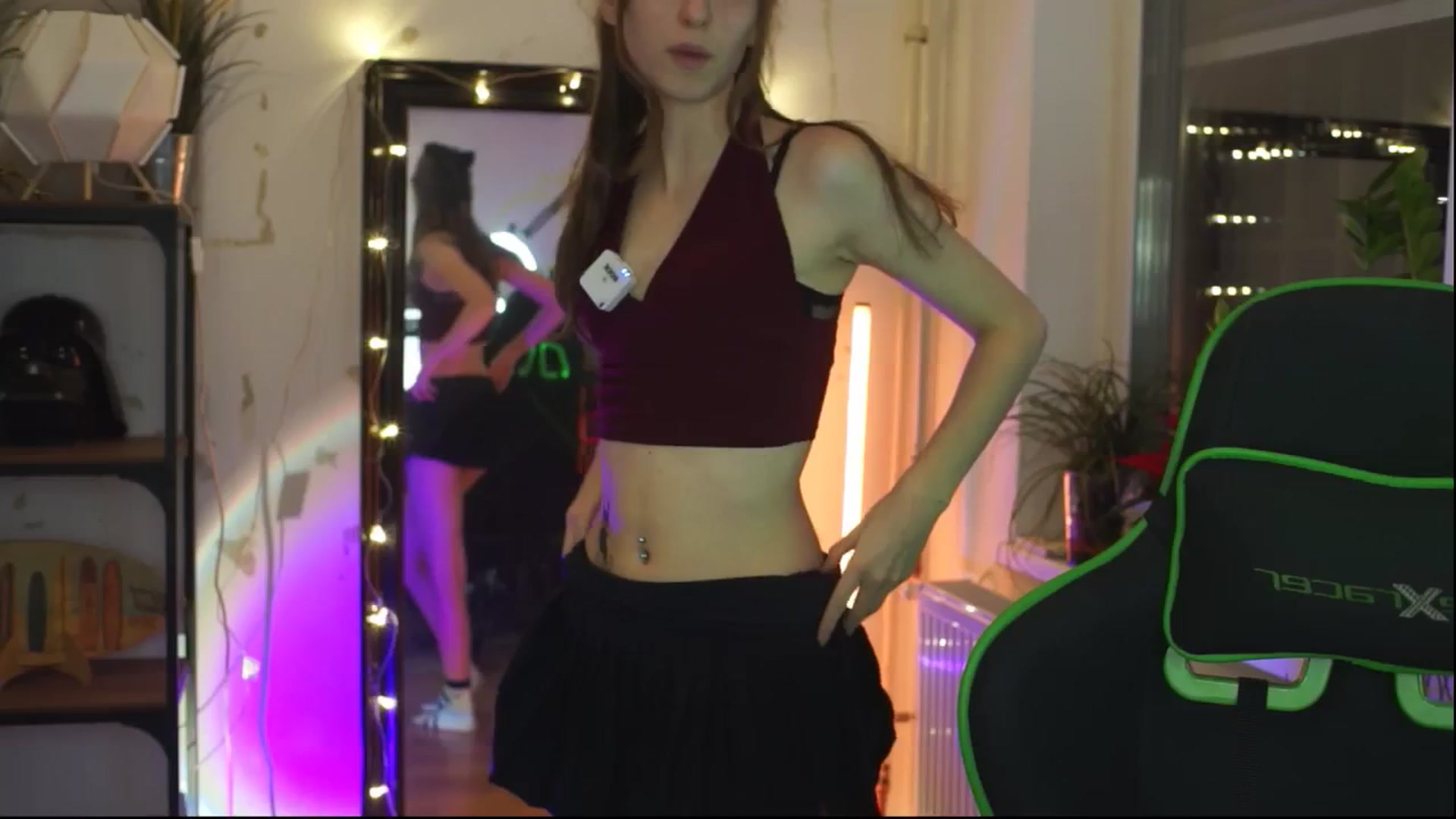 Gallery image thumbnail from Kira9's myfreecams stream on, 12/13/2025, 22:23 image 3 of 20