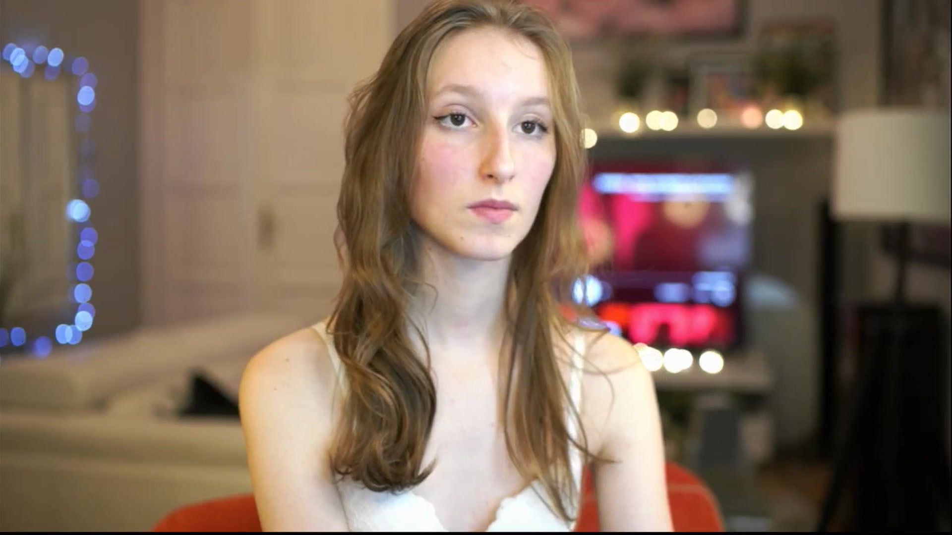 Gallery image thumbnail from Kira9's myfreecams stream on, 12/15/2025, 19:35 image 12 of 20