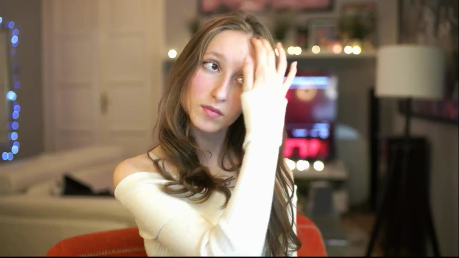 Gallery image thumbnail from Kira9's myfreecams stream on, 12/15/2025, 19:35 image 2 of 20