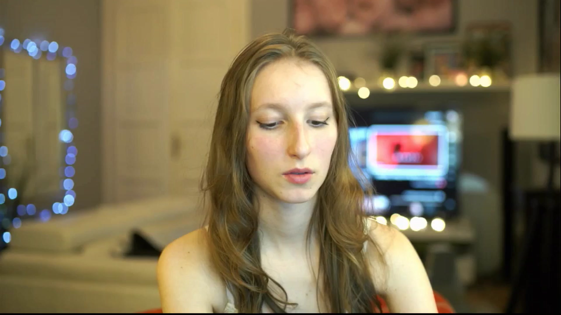 Gallery image thumbnail from Kira9's myfreecams stream on, 12/15/2025, 22:00 image 4 of 20
