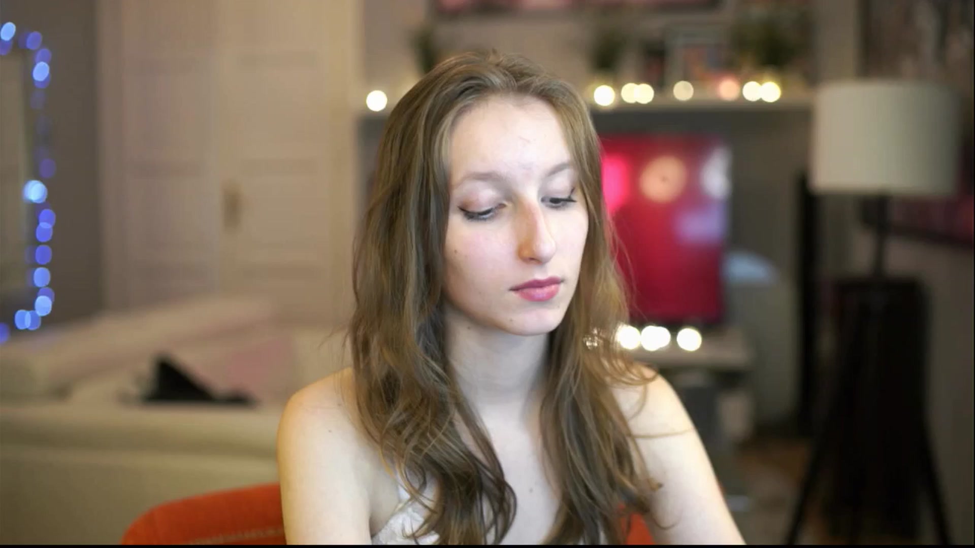Gallery image thumbnail from Kira9's myfreecams stream on, 12/15/2025, 22:00 image 13 of 20