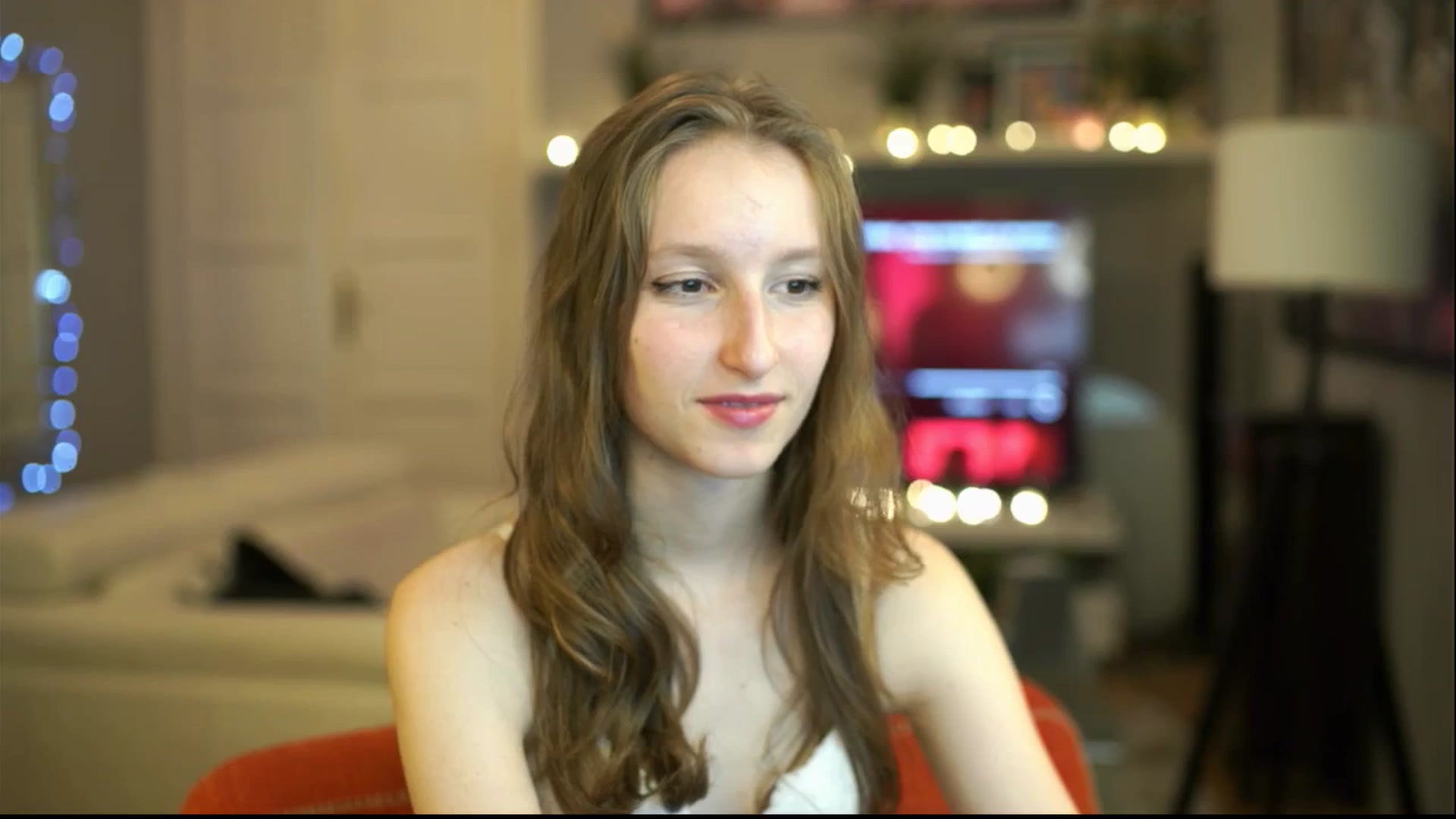 Gallery image thumbnail from Kira9's myfreecams stream on, 12/15/2025, 22:00 image 16 of 20