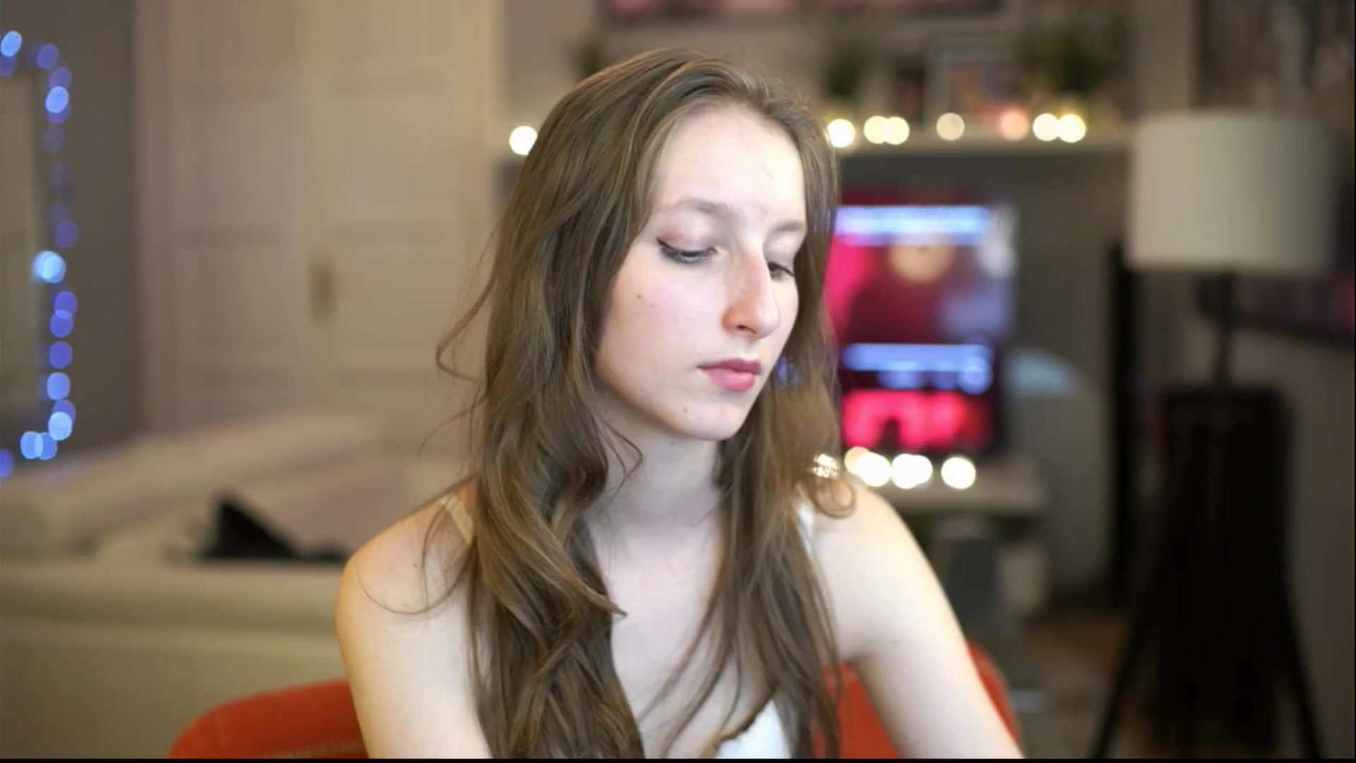 Gallery image thumbnail from Kira9's myfreecams stream on, 12/15/2025, 22:00 image 14 of 20