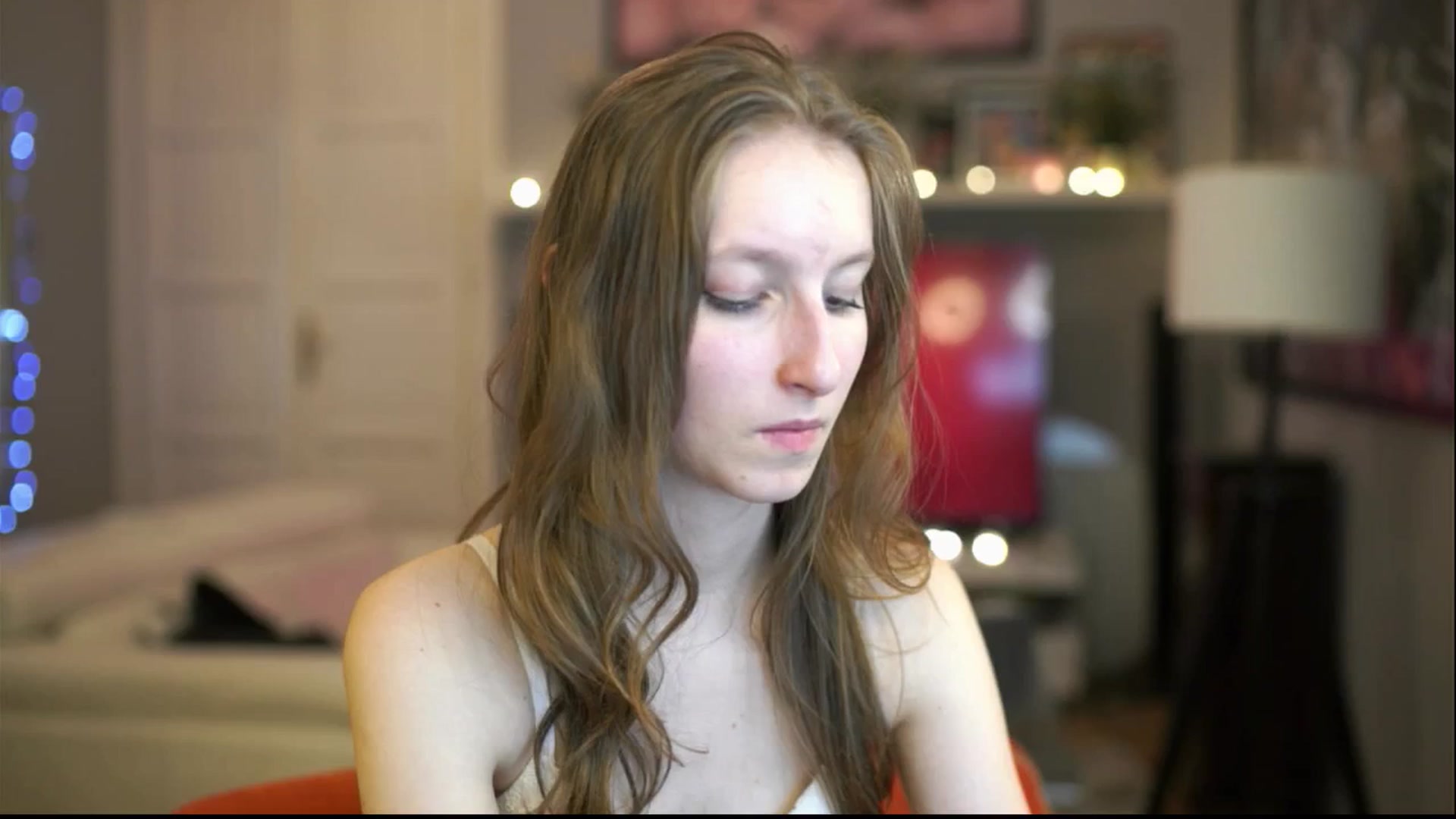 Gallery image thumbnail from Kira9's myfreecams stream on, 12/15/2025, 22:00 image 11 of 20