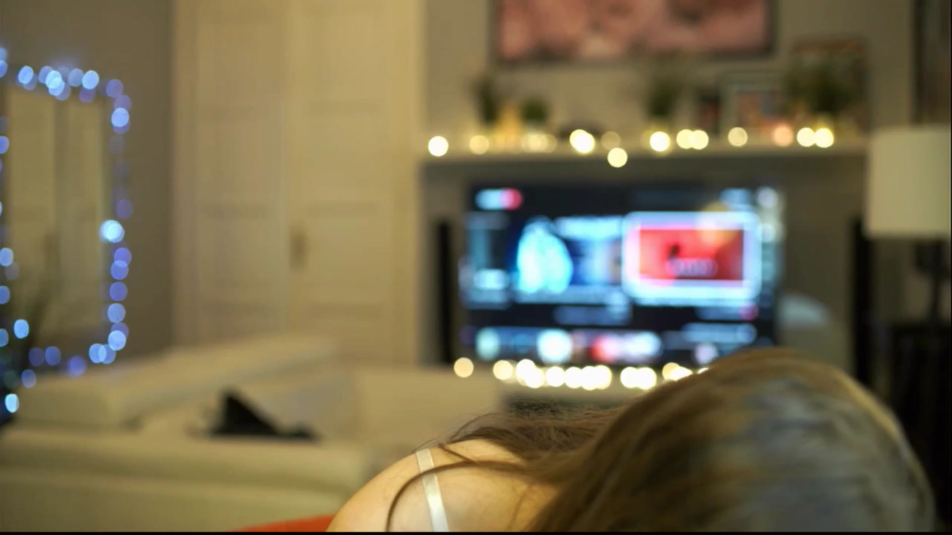 Gallery image thumbnail from Kira9's myfreecams stream on, 12/15/2025, 22:00 image 3 of 20