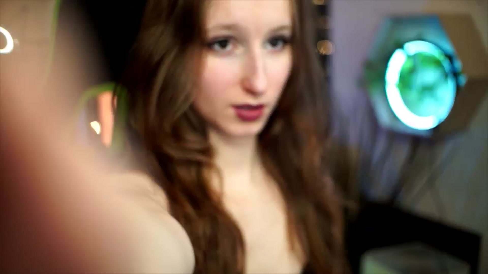 Gallery image thumbnail from Kira9's myfreecams stream on, 12/29/2025, 19:31 image 15 of 20