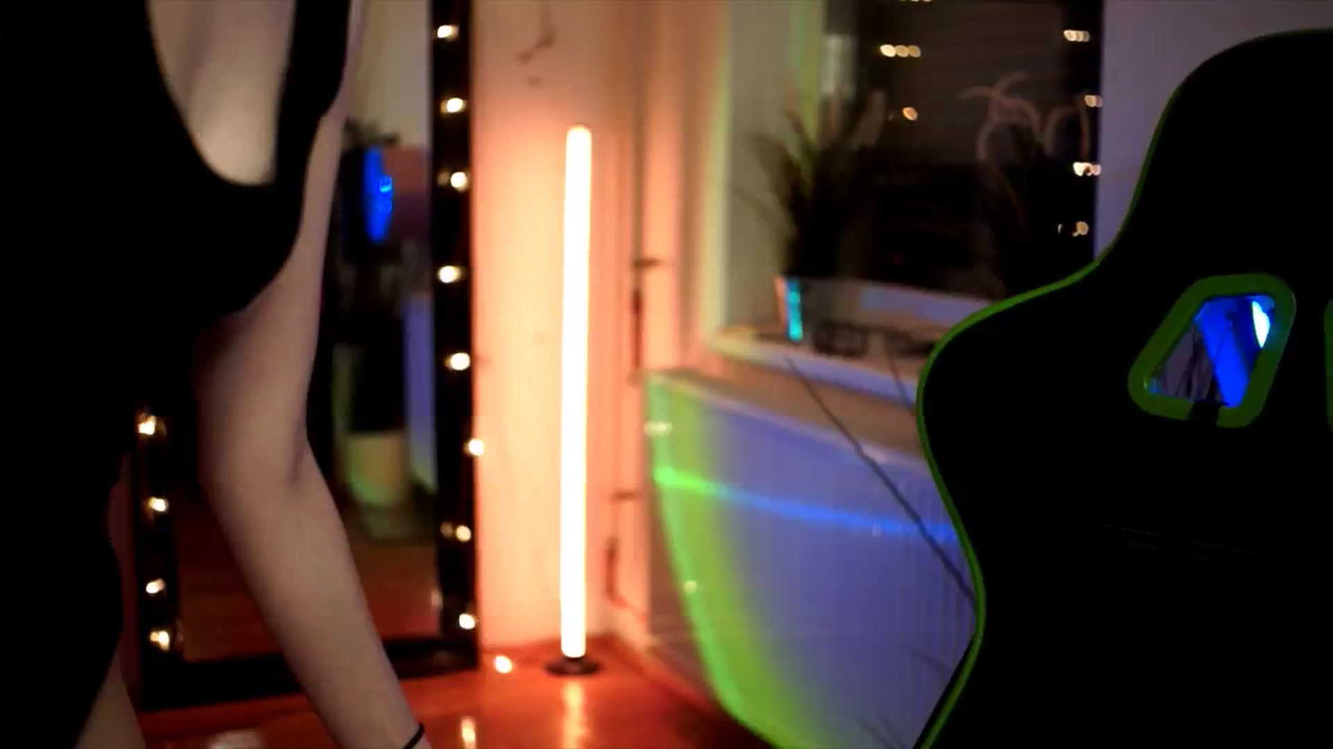 Gallery image thumbnail from Kira9's myfreecams stream on, 12/29/2025, 19:31 image 3 of 20