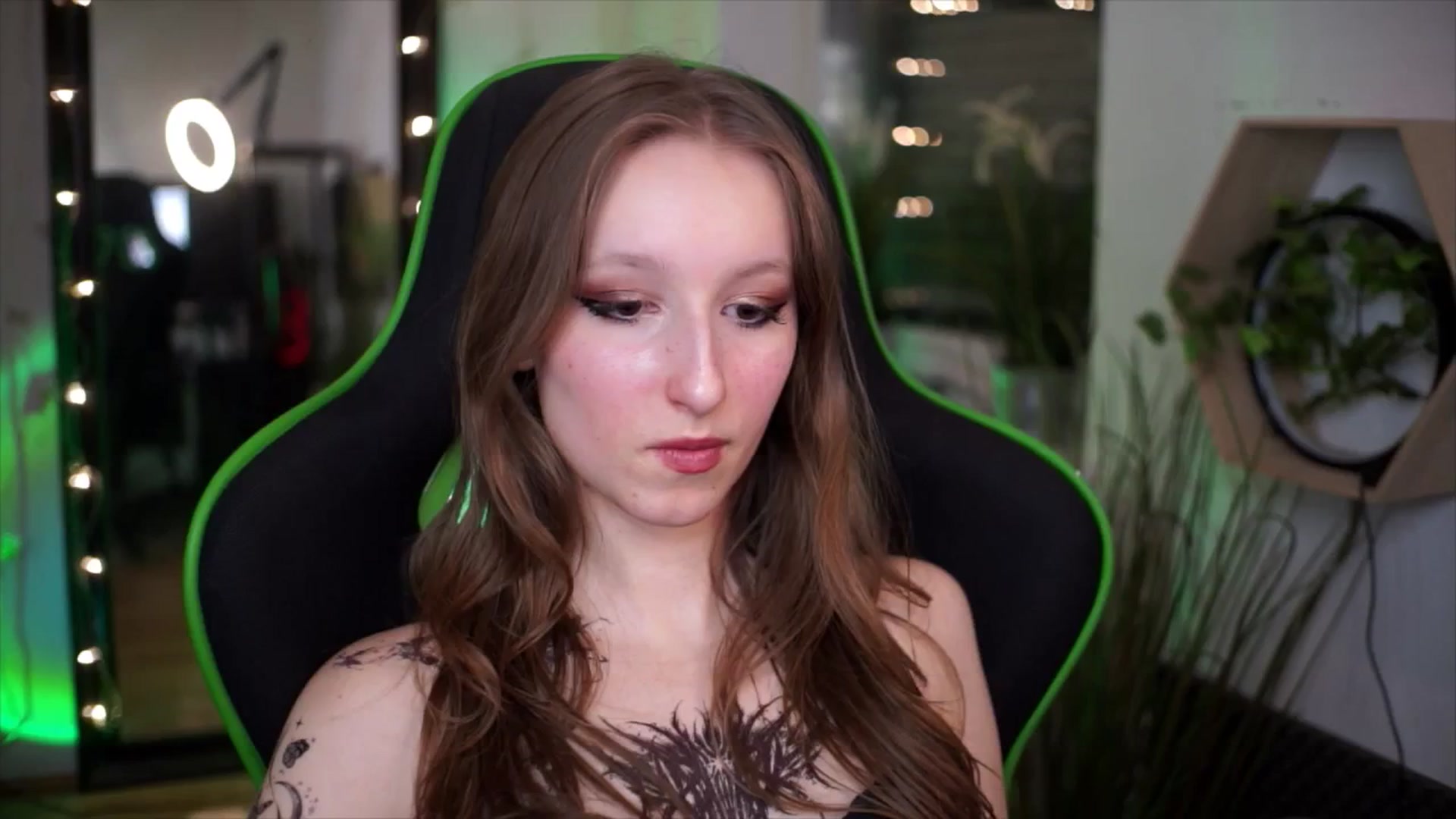 Gallery image thumbnail from Kira9's myfreecams stream on, 01/01/2026, 16:46 image 12 of 20