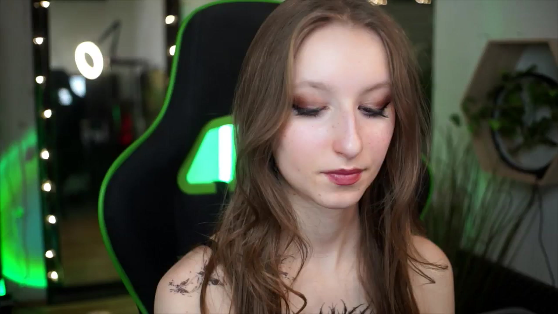 Gallery image thumbnail from Kira9's myfreecams stream on, 01/01/2026, 16:46 image 7 of 20