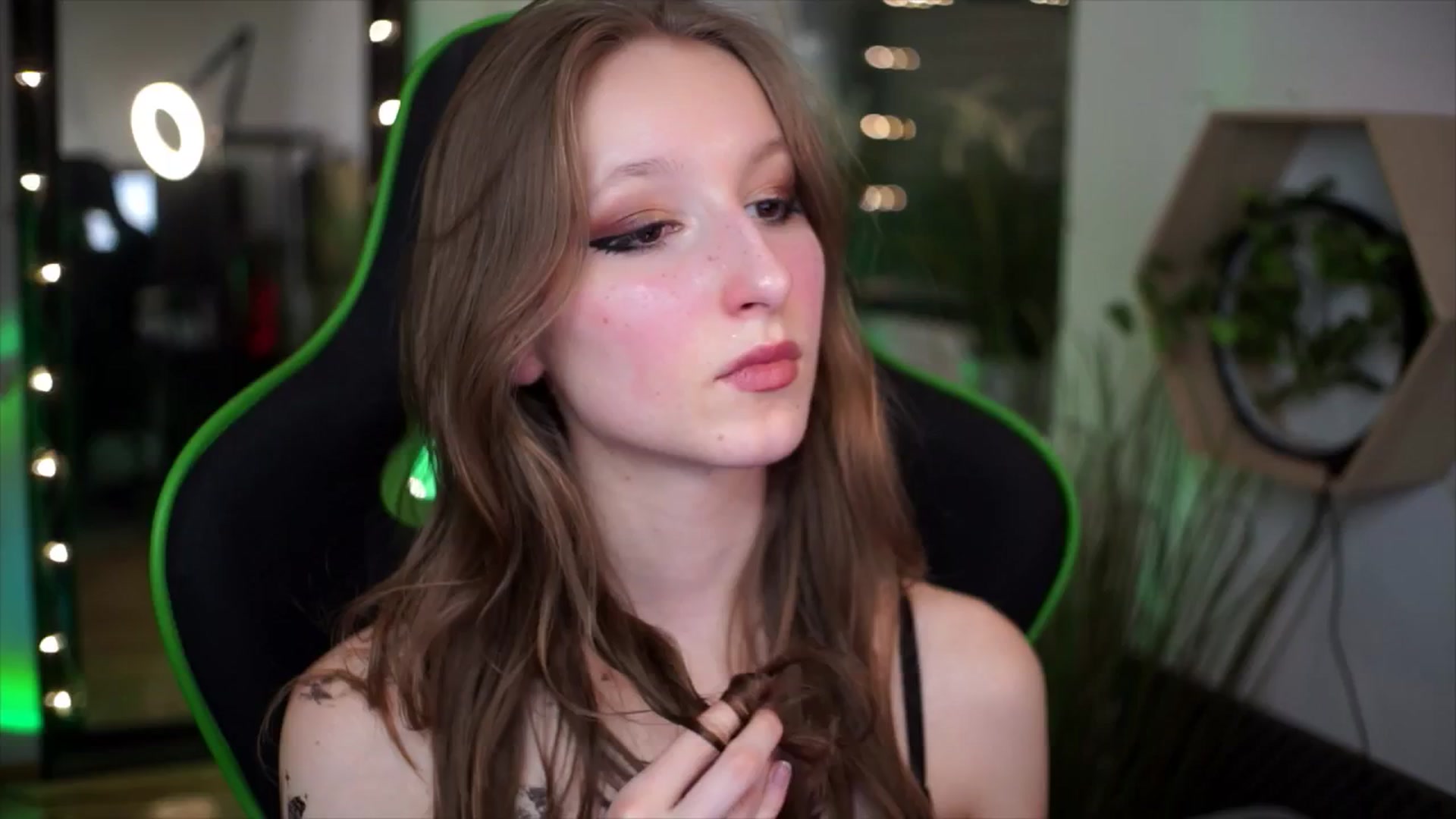 Gallery image thumbnail from Kira9's myfreecams stream on, 01/01/2026, 17:06 image 4 of 20