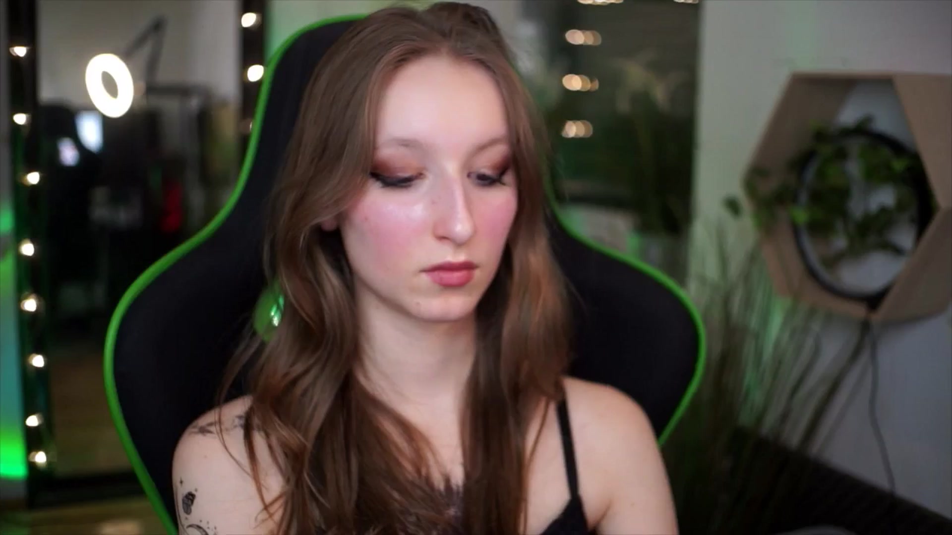 Gallery image thumbnail from Kira9's myfreecams stream on, 01/01/2026, 17:06 image 17 of 20