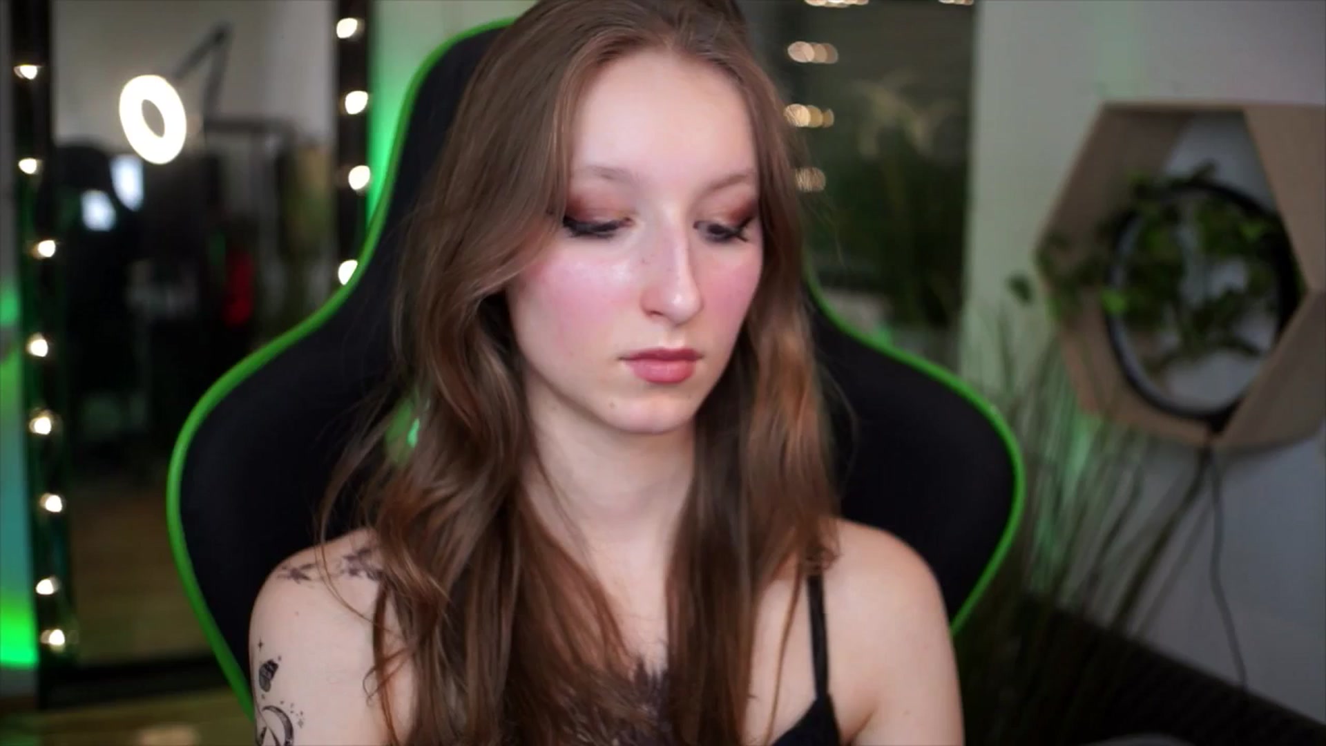 Gallery image thumbnail from Kira9's myfreecams stream on, 01/01/2026, 17:06 image 7 of 20